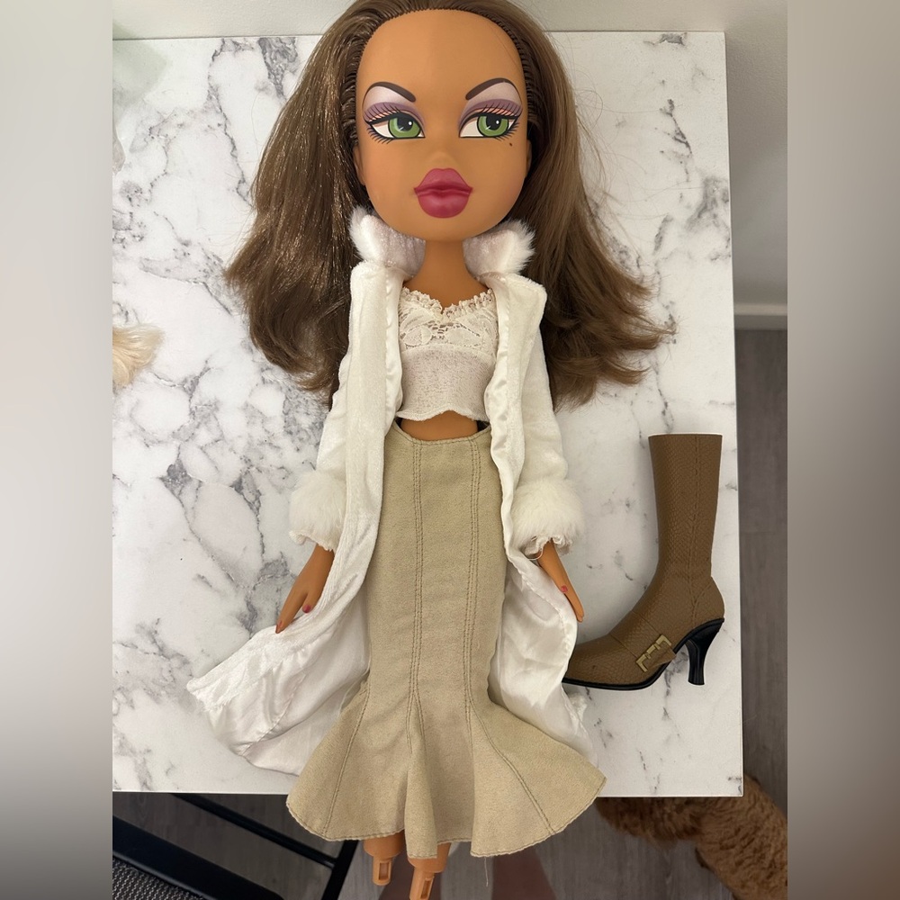 BRATZ 24” 2003 Yasmin First Edition Big doll